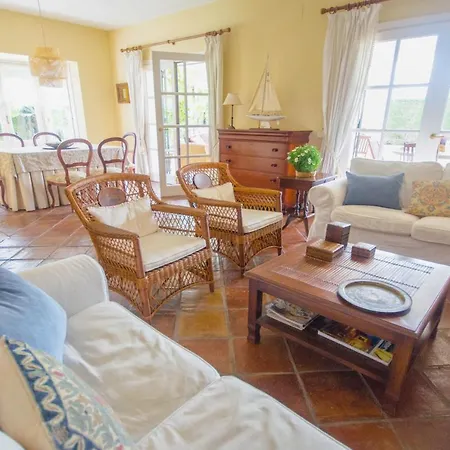 Del Mar- Private Swimming Pool Next To The * Эстепона