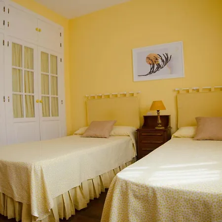 Del Mar- Private Swimming Pool Next To The Эстепона