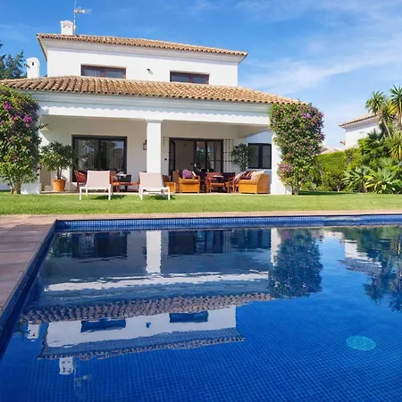 Del Mar- Private Swimming Pool Next To The Villa Estepona