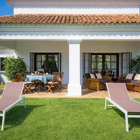 Del Mar- Private Swimming Pool Next To The