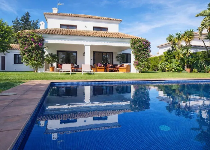 Del Mar- Private Swimming Pool Next To The Villa Estepona