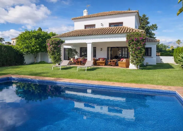 Del Mar- Private Swimming Pool Next To The Villa Estepona