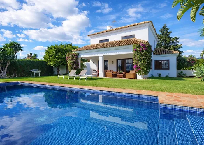 Del Mar- Private Swimming Pool Next To The Villa Estepona